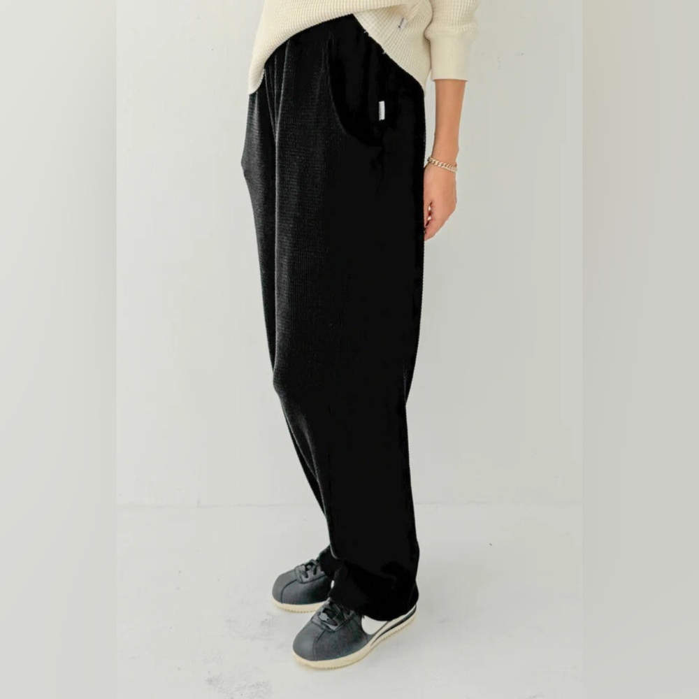 Women's Black Ribbed Jogger Pants - Relaxed Fit